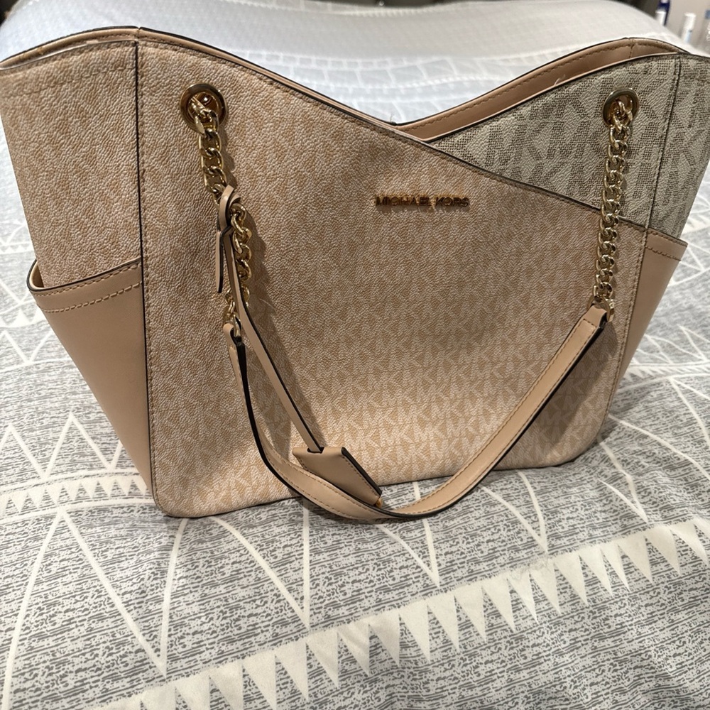 Michael Kors Quilted Crossbody Bag in Sky Blue - Picture 3 of 6